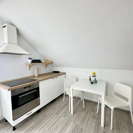 Moebliertes In Herne-mitte Mit Parkplatz, Arbeitsplatz, Wlan- Super Anbindung An Autobahnen Und Oepnv -fuer 1bis 3 Personen Apartmán *