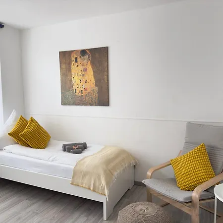 Moebliertes In Herne-mitte Mit Parkplatz, Arbeitsplatz, Wlan- Super Anbindung An Autobahnen Und Oepnv -fuer 1bis 3 Personen