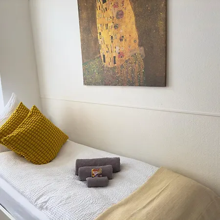 Moebliertes In Herne-mitte Mit Parkplatz, Arbeitsplatz, Wlan- Super Anbindung An Autobahnen Und Oepnv -fuer 1bis 3 Personen * Herne