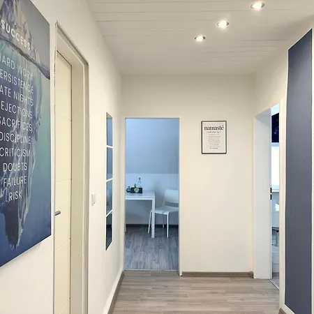 Moebliertes In Herne-mitte Mit Parkplatz, Arbeitsplatz, Wlan- Super Anbindung An Autobahnen Und Oepnv -fuer 1bis 3 Personen Apartment